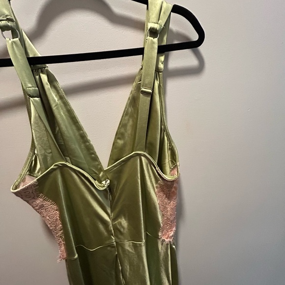 Vici Green and Pink Chemise with Lace Trim - Picture 4 of 4